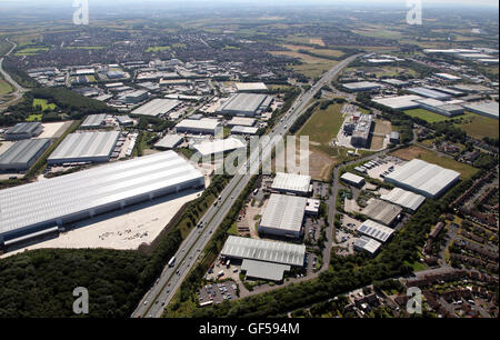 Luftaufnahme von Normanton Gewerbegebiete bei Ausfahrt 31 der Autobahn M62, Yorkshire, Großbritannien Stockfoto