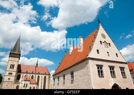 St Giles Kirche & Rathaus - Bardejov - Slowakei Stockfoto