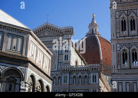 Der Dom, Kuppel, Campanile und Baptisterium von Piazza di San Giovanni in Florenz, Italien Stockfoto