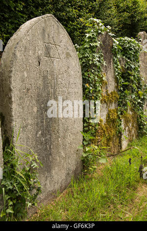 UK, England, Devon, Honiton, C15th St. Michael und alle Engel Kirchhof, John Threader 1868 Grab mit Davidstern Stockfoto