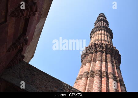 Ansicht des Qutab Minar in Neu Delhi, Indien Stockfoto