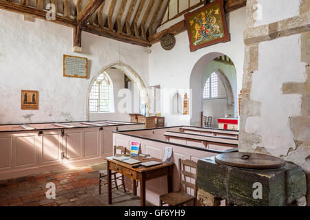 Das Innere der Kirche St Clements in der Romney Marsh Dorf der alten Romney, Kent UK. Stockfoto