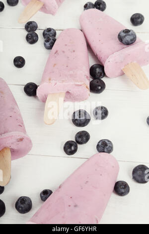 Joghurt Eis am Stiel Stockfoto