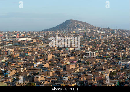 Lima, Peru. Bezirk von Villa El Salvador Stockfoto