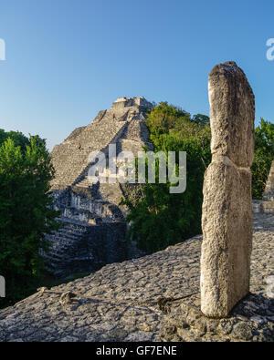 Pyramide. Ruinen der alten Maya-Stadt Becan, Mexiko Stockfoto