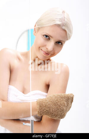 Pflege des weiblichen Körpers, Frauen hygiene Stockfoto