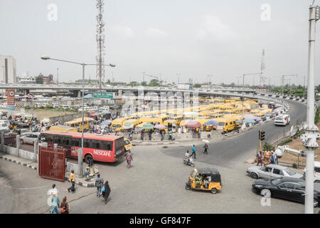 Obalende Bus Terminal, Lagos Island, Lagos, Nigeria Stockfoto