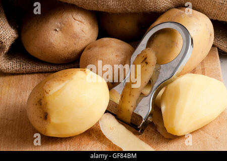 Kartoffeln außerhalb meschotschek jute Stockfoto