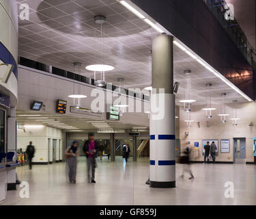 U-Bahnstation Schalterhalle. Blackfriars Station, London, Vereinigtes Königreich. Architekt: Pascall + Watson Architekten AG, 2012. Stockfoto