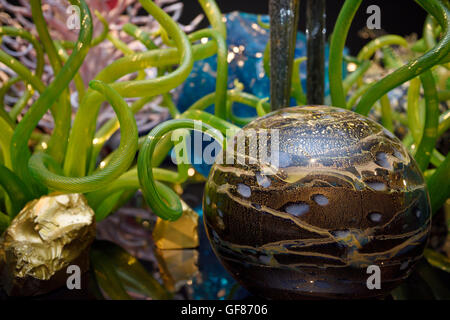 Detail der geblasenen Glaskugel in Laguna Torcello Garten durch Dale Chihuly an der ROM-Toronto Stockfoto