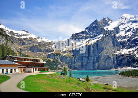 Blauer See in der Schweiz, Stockfoto