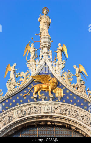Detail des Daches der Markusdom in Venedig, Italien Stockfoto