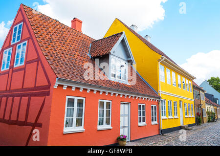 Odense, Dänemark - 21. Juli 2015: Die farbigen traditionellen Häuser der Altstadt Stockfoto