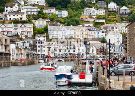 Looe Hafen und Besucher befindet sich in Cornwall, England, UK Stockfoto