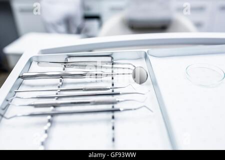 Nahaufnahme von zahnmedizinischen Geräten in Zahnarzt Klinik. Stockfoto