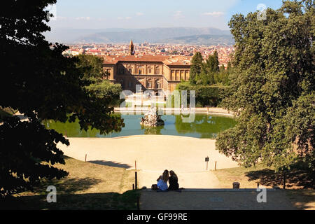 Der Boboli-Garten, Blick auf den Palazzo Pitti, der Neptunbrunnen und das Amphitheater, Florenz, Toskana, Italien Stockfoto