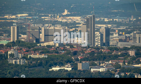 Luftbild, Skyline Essen mit RWE-Turm, Evonik-Bürogebäude, Hauptquartier, Post Wolkenkratzer, Blick vom Fischlaken, Essen, Stockfoto