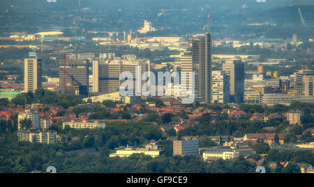 Luftbild, Skyline Essen mit RWE-Turm, Evonik-Bürogebäude, Hauptquartier, Post Wolkenkratzer, Blick vom Fischlaken, Essen, Stockfoto