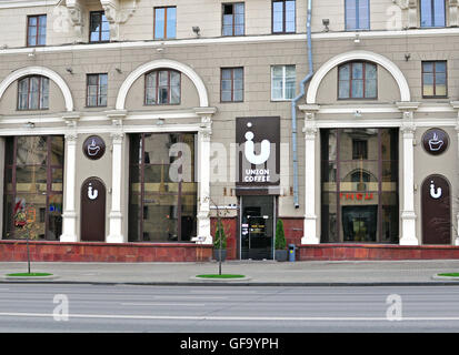 MINSK, BELARUS - NOVEMBER 1: Ansicht eines Gebäudes auf der Independence Avenue in Minsk 1. November 2014. Minsk ist die Hauptstadt und der lar Stockfoto