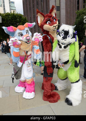 Manchester, UK. 30. Juli 2016. Gäste Ankunft in Manchester Central zum MCM Manchester Comic Con, Samstag, 30 Juli Manchester, Vereinigtes Königreich. Bildnachweis: Stephen Searle/Alamy Live-Nachrichten Stockfoto