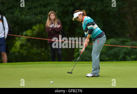 Woburn Golf Course, Milton Keynes, UK. 31. Juli 2016. Ricoh Womens Open Golf, letzte Runde. Mika Miyazato (Japan) putts auf der 2.. Bildnachweis: Aktion Plus Sport/Alamy Live-Nachrichten Stockfoto