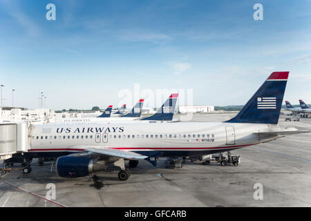 Flugzeuge am Flughafen Stockfoto