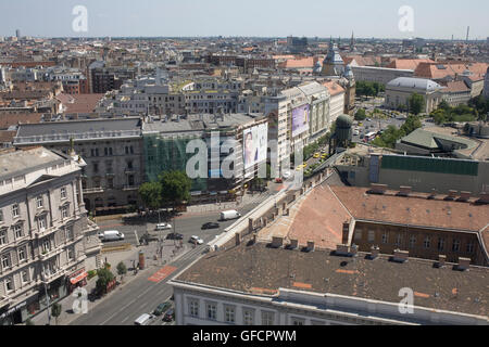 Blick nach Süden in Richtung Deak Ferenc Ter von St Stephen Basilika Stockfoto