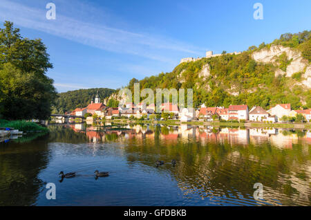 Kallmünz: Fluss Naab, St. Michael-Kirche, Burg Kallmünz, Deutschland, Bayern, Bayern, Oberpfalz, Oberpfalz Stockfoto