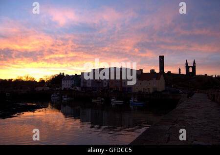 St Andrews von der Mole bei Sonnenuntergang, St Andrews, Fife, Schottland Stockfoto