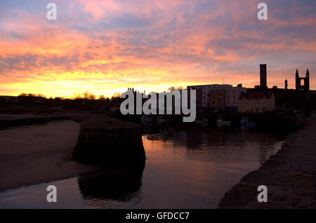 St Andrews von der Mole bei Sonnenuntergang, St Andrews, Fife, Schottland Stockfoto