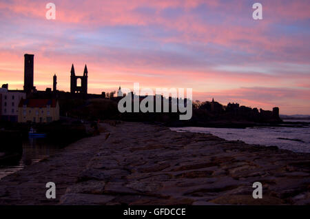 St Andrews von der Mole bei Sonnenuntergang, St Andrews, Fife, Schottland Stockfoto