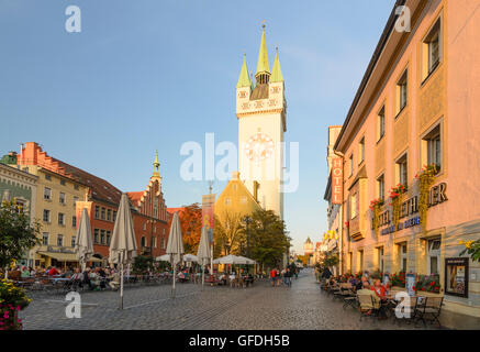 Straubing: quadratische Theresienplatz, Stadtturm, Deutschland, Bayern, Bayern, Niederbayern, Niederbayern Stockfoto