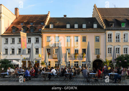 Straubing: quadratische Theresienplatz, Deutschland, Bayern, Bayern, Niederbayern, Niederbayern Stockfoto