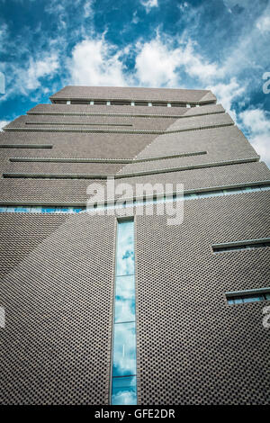 Te äußere des Tate Modern Neubau entworfen durch Architekten Herzog & de Meuron Stockfoto