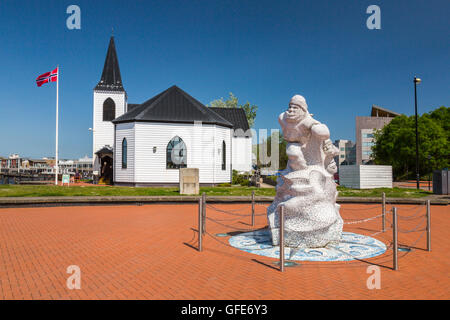 Die norwegische Kirche und Robert Scott Memorial in das sanierte Hafengebiet von South Glamorgan, Wales, Cardiff, UK Stockfoto