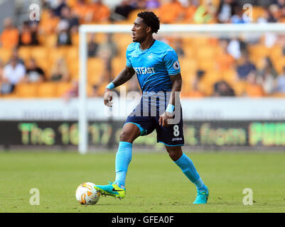 Swansea City Leroy Fer in Aktion während der Vorsaison Freundschaftsspiel bei Molineux, Wolverhampton. Stockfoto