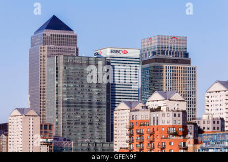 Canary Wharf Finanzzentrum in London beherbergt einige der weltweit größten Banken wie HSBC und Barclays Stockfoto