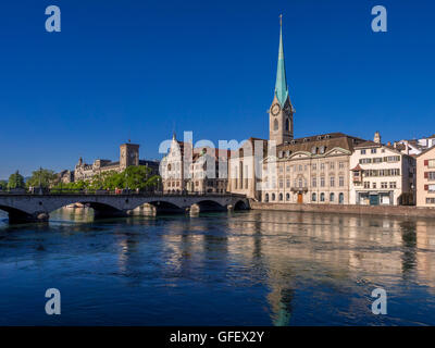 Frauenmunster Abbey und Stadthaus in Zürich, Schweiz, Europa Stockfoto