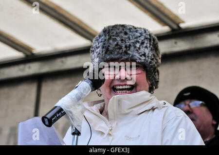 27. Januar 2013, Derry, Nordirland. Kate Nash, Familienangehöriger eines der Opfer an der 41. Jahrestag des Bloody Sunday, wenn durch das Fallschirm-Regiment 13 Menschen erschossen wurden. Stockfoto