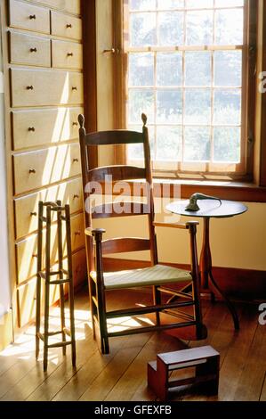 Original Shaker Holzmöbeln im Speisesaal des Hancock Shaker Village in Pittsfield, Massachusetts, New England, USA Stockfoto