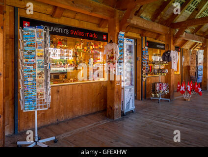 Souvenir-Shop in der Kapellbrücke, Luzern, Schweiz, Europa Stockfoto