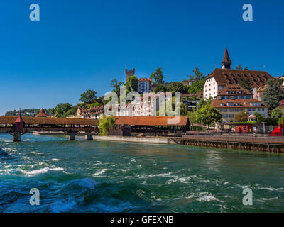 Spreuerbruecke Brücke über die Reuss führt zu den historischen Stadtteil von Luzern, Kanton Luzern, Schweiz, Europa Stockfoto