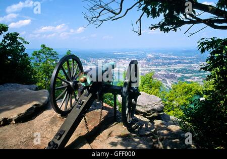 Bürgerkrieg Artilleriebatterien auf Lookout Mountain oberhalb des Tennessee River Befehl der Stadt Chattanooga, unten. Tennessee, USA Stockfoto