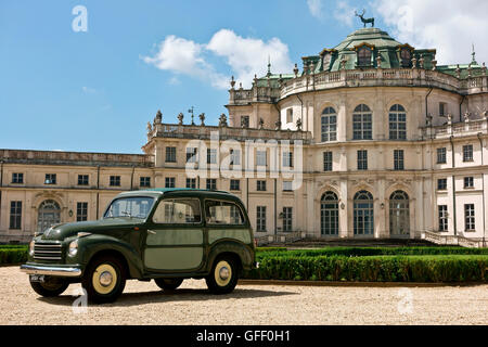 Fiat topolino giardinetta Auto ausgestellt im Stupinigi Jagdschloss. Residenzen des Königlichen Hauses Savoyen. Stupinigi Provinz Turin, Italien Europa Stockfoto