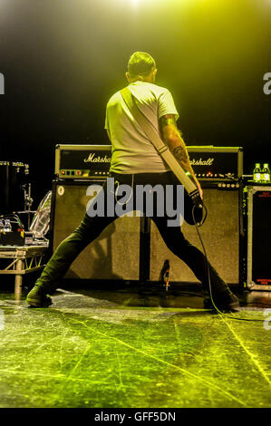 Brian Baker auf der Bühne mit Bad Religion an o2 Academy Birmingham auf Staatsangehörige Sommertour, 19. Juni 2016 Stockfoto