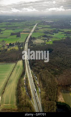 Luftaufnahme, Roost über Berger Busch Haus Reck, vierspurige A1 vor dem geplanten Ausbau zwischen Kamener Kreuz und Autobahn-Ausfahrt Stockfoto