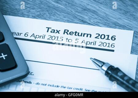 HMRC Einkommensteuererklärung Formular 2016 für UK Stockfoto