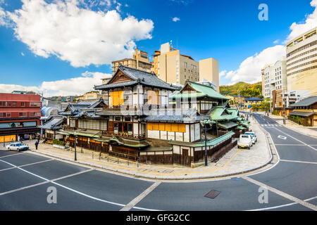 Matsuyama, Japan Innenstadt bei der traditionellen Thermalquellen Badehaus. Stockfoto