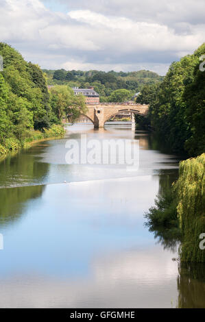 Der Fluss Wear und Framwellgate zu überbrücken, Durham City, Co. Durham, England, UK Stockfoto