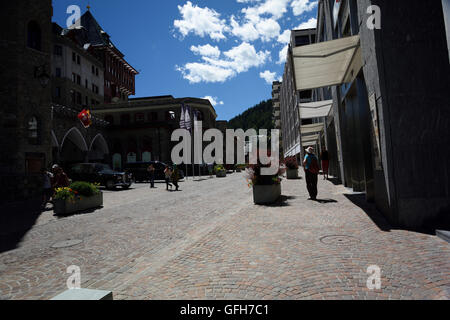 St. Moritz mit schönen flauschigen Wolken Stockfoto